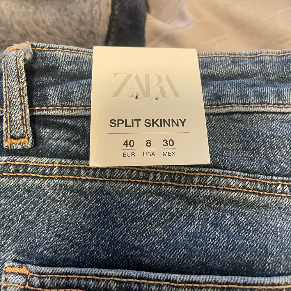 Zara straight split size 8 jeans NEW with tags